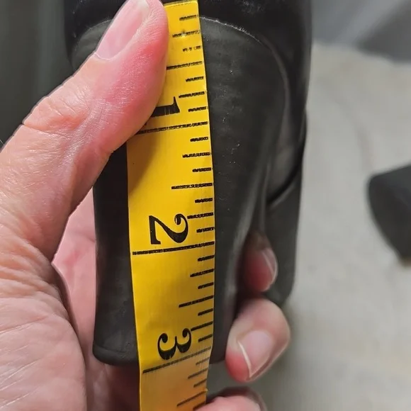 Clarks Black Leather Heeled Ankle Boots  Size 10 - Picture 7 of 7